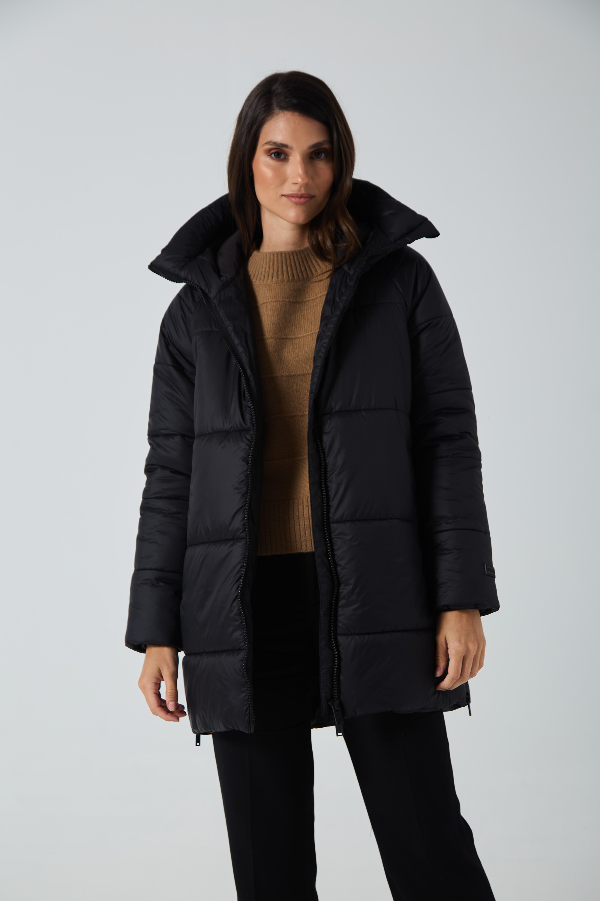 602-campera-nylon-magnolia-black-2.jpg