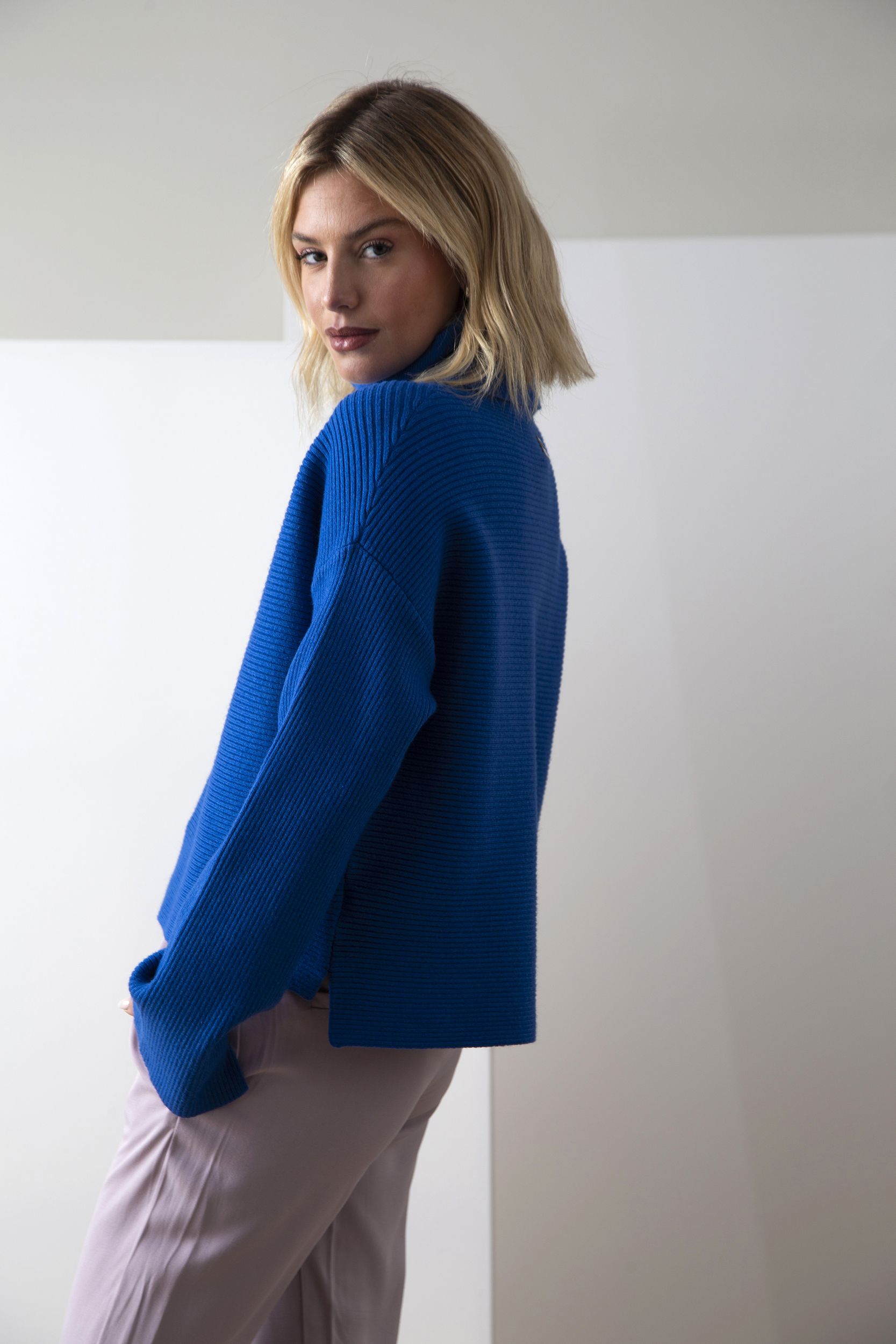 160-sweater-polera-holly-blue-2.jpg