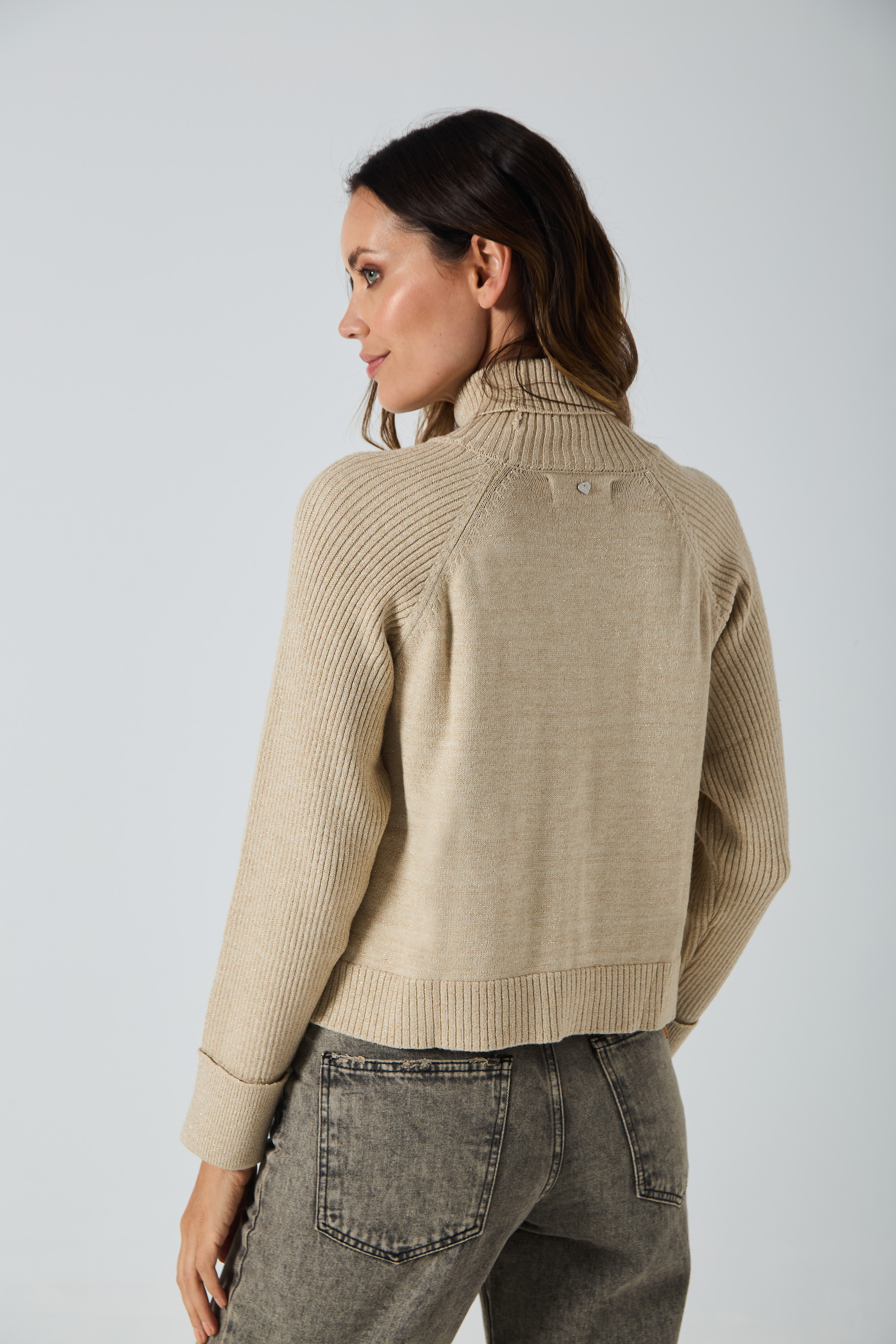631-sweater-polera-erica-gold-4.jpg