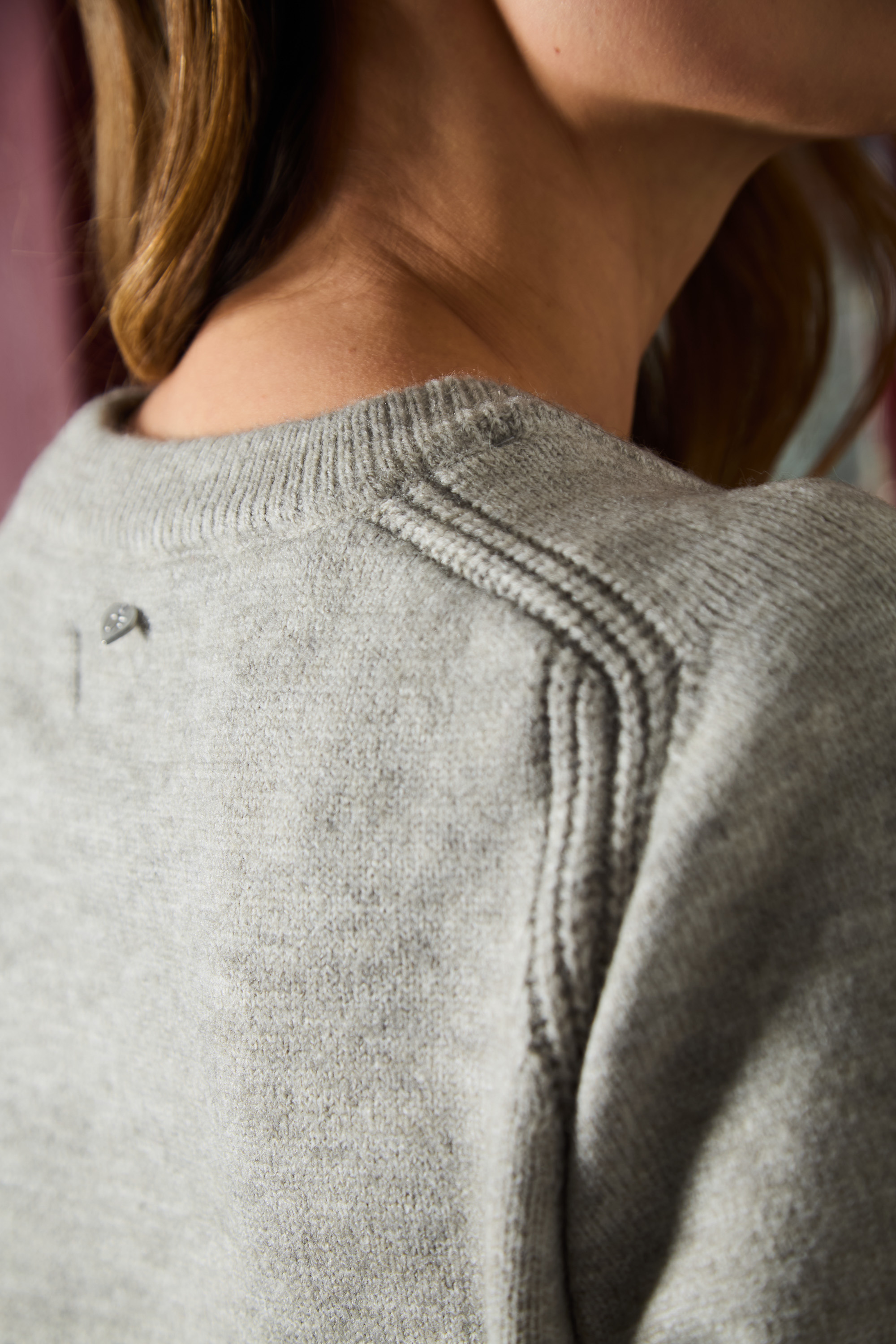 633-sweater-lirio-greymelange-2.jpg