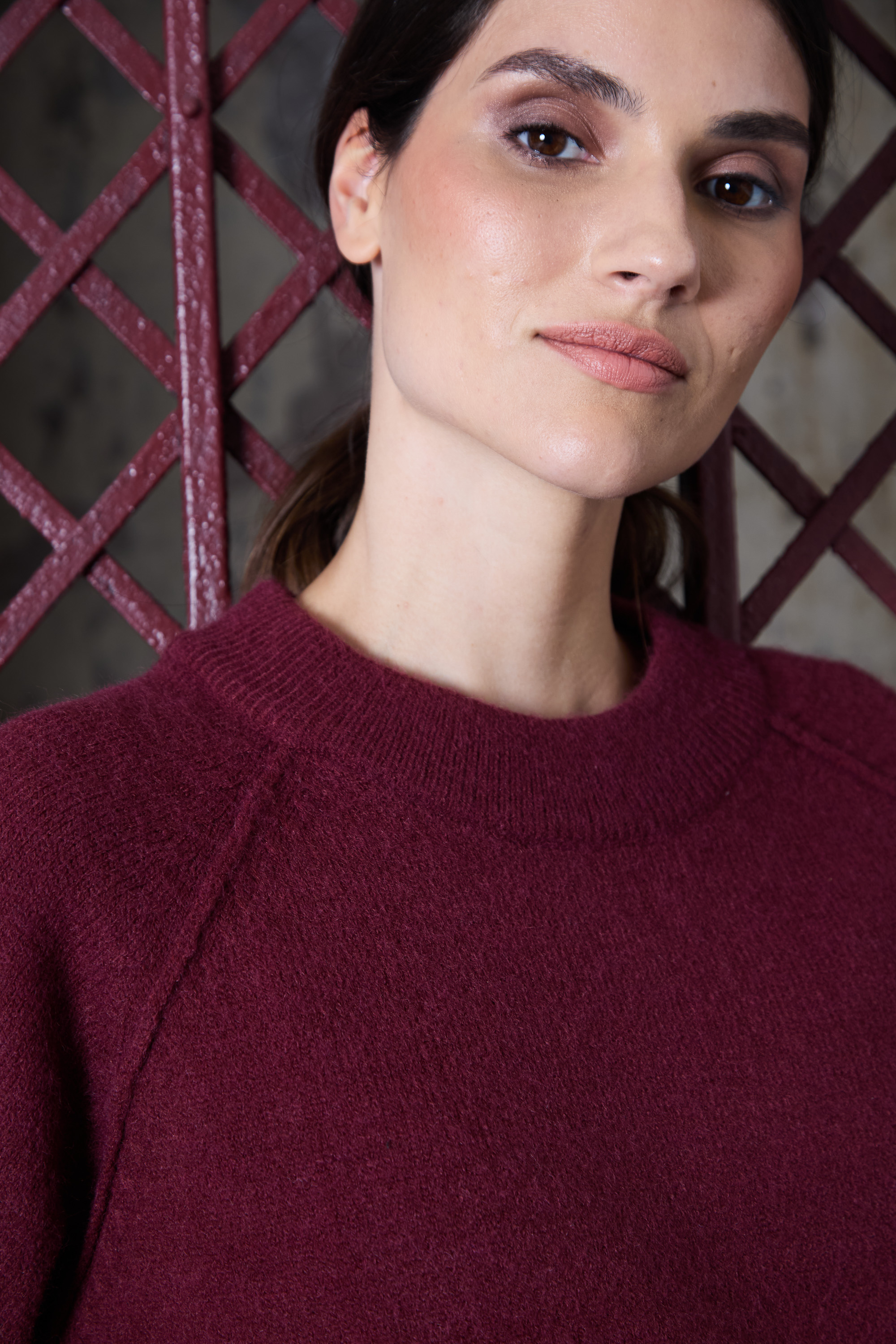 636-sweater-acacia-bordeaux-2.jpg