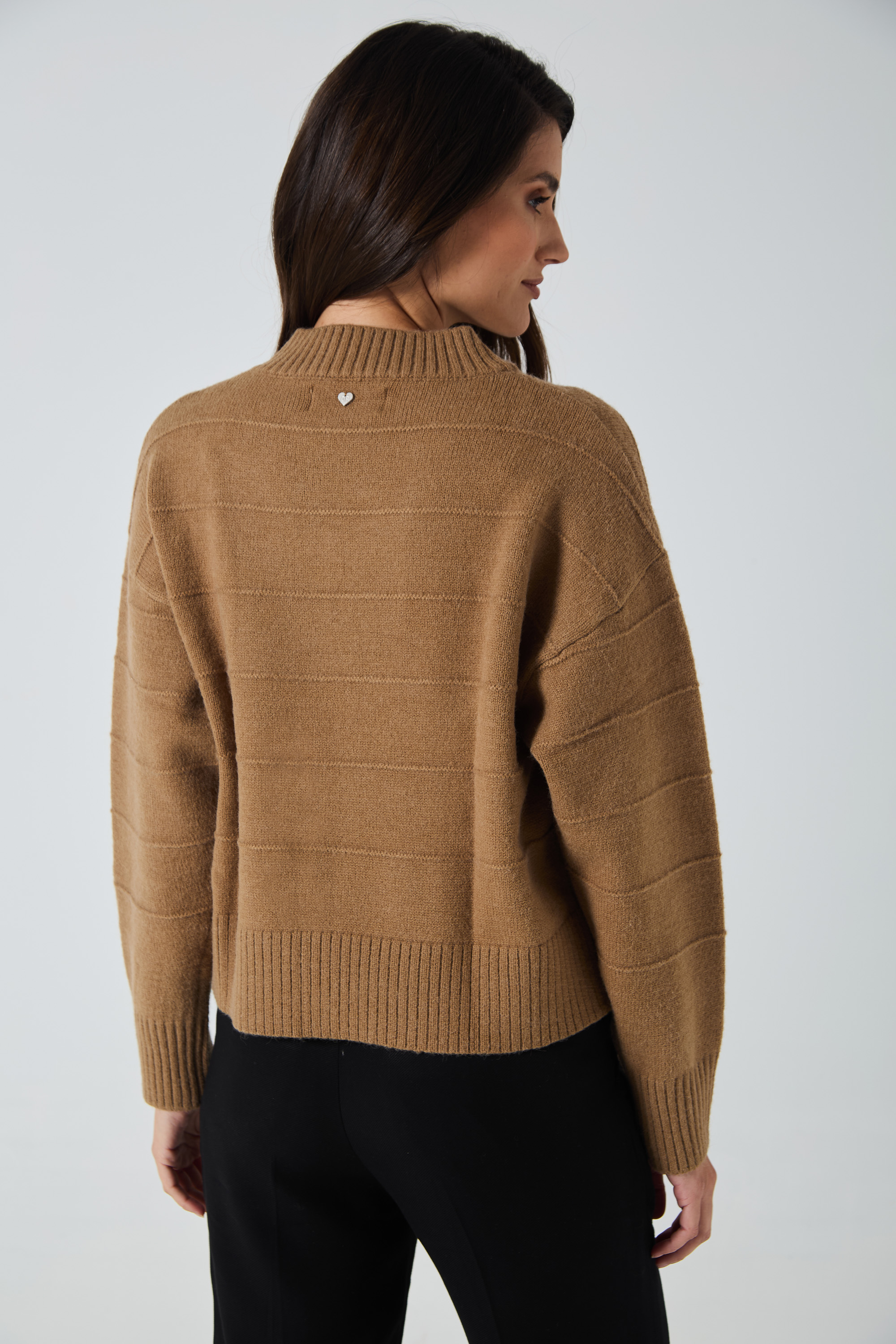 637-sweater-livi-vison-3.jpg