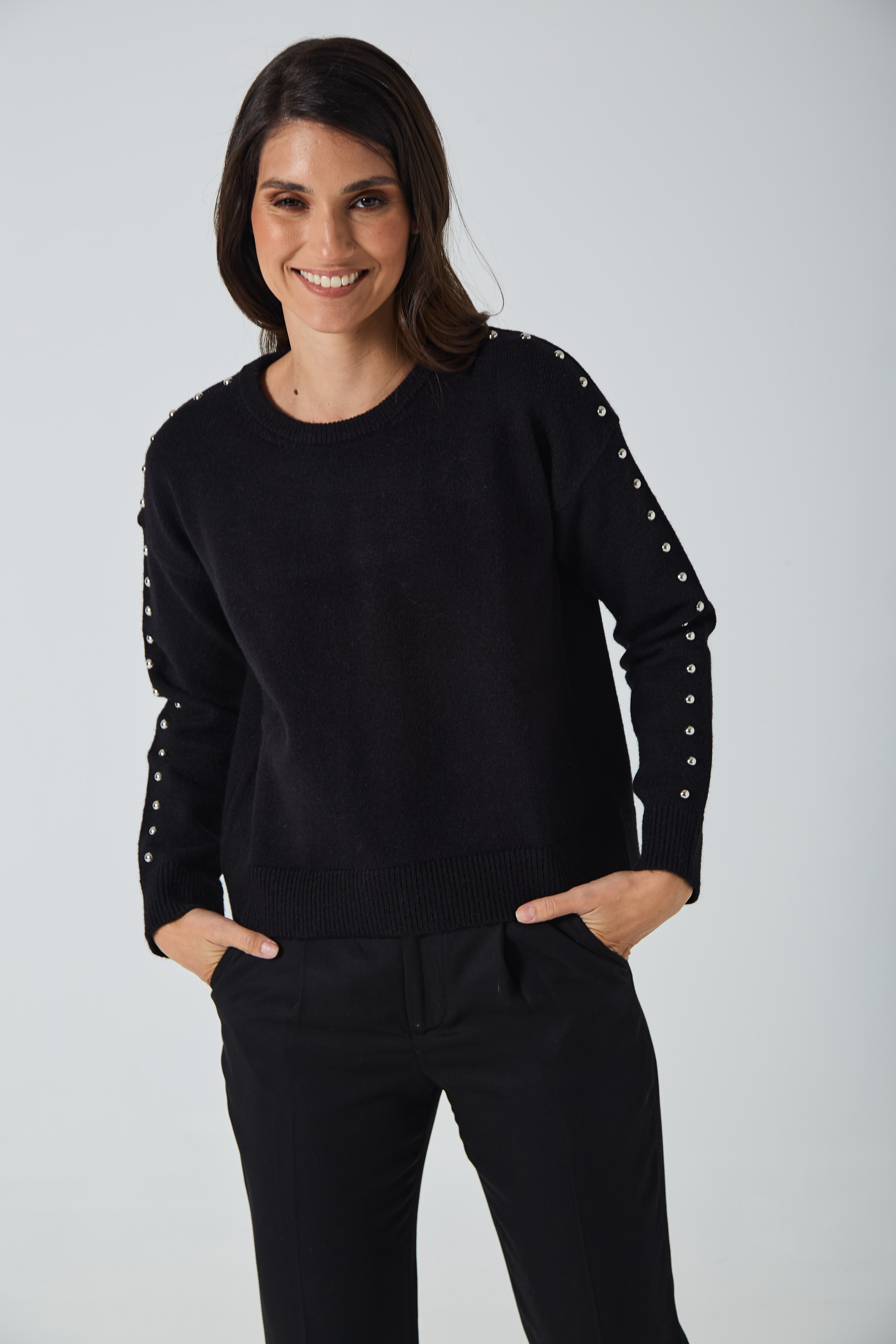 644-sweater-tachas-black-4.jpg