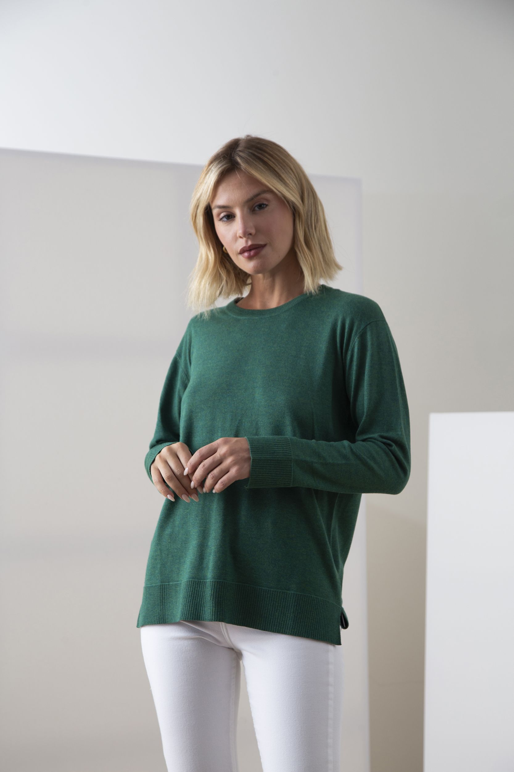 750-sweater-basic-stefi-green-3.jpg
