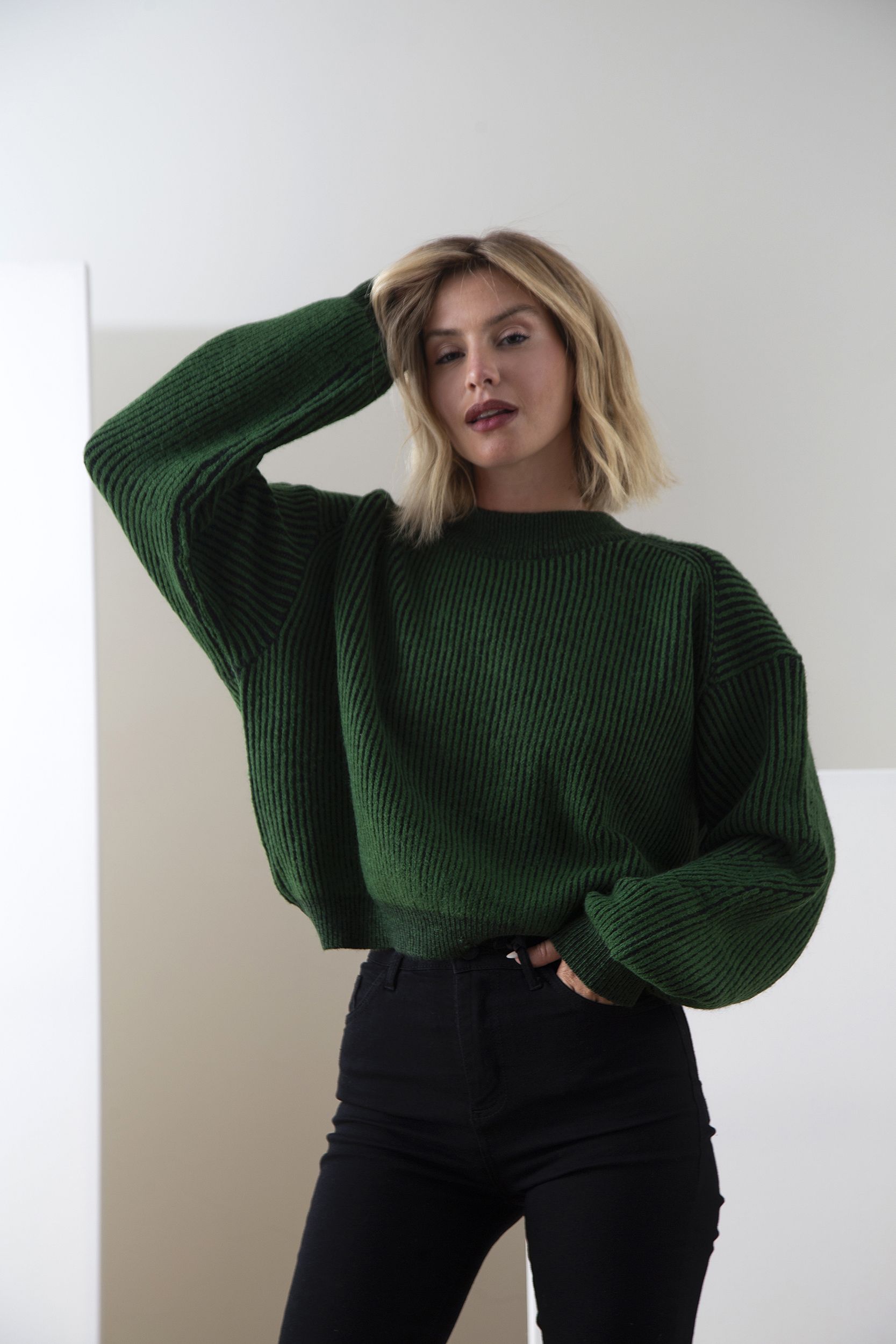 759-sweater-alma-green-3.jpg