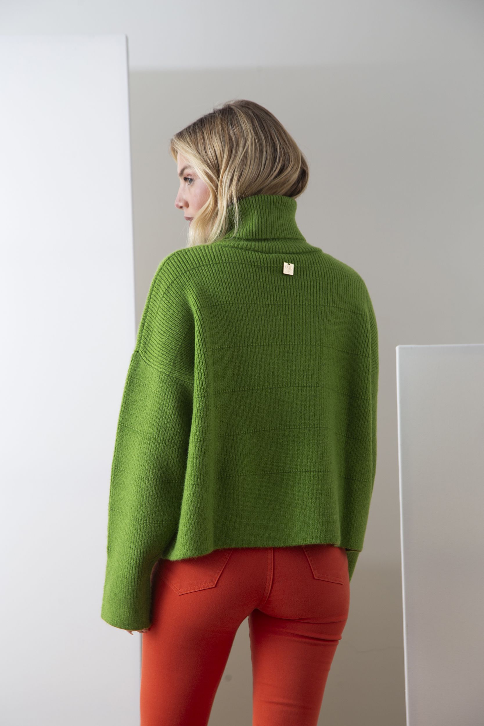 760-sweater-letizia-green-3.jpg