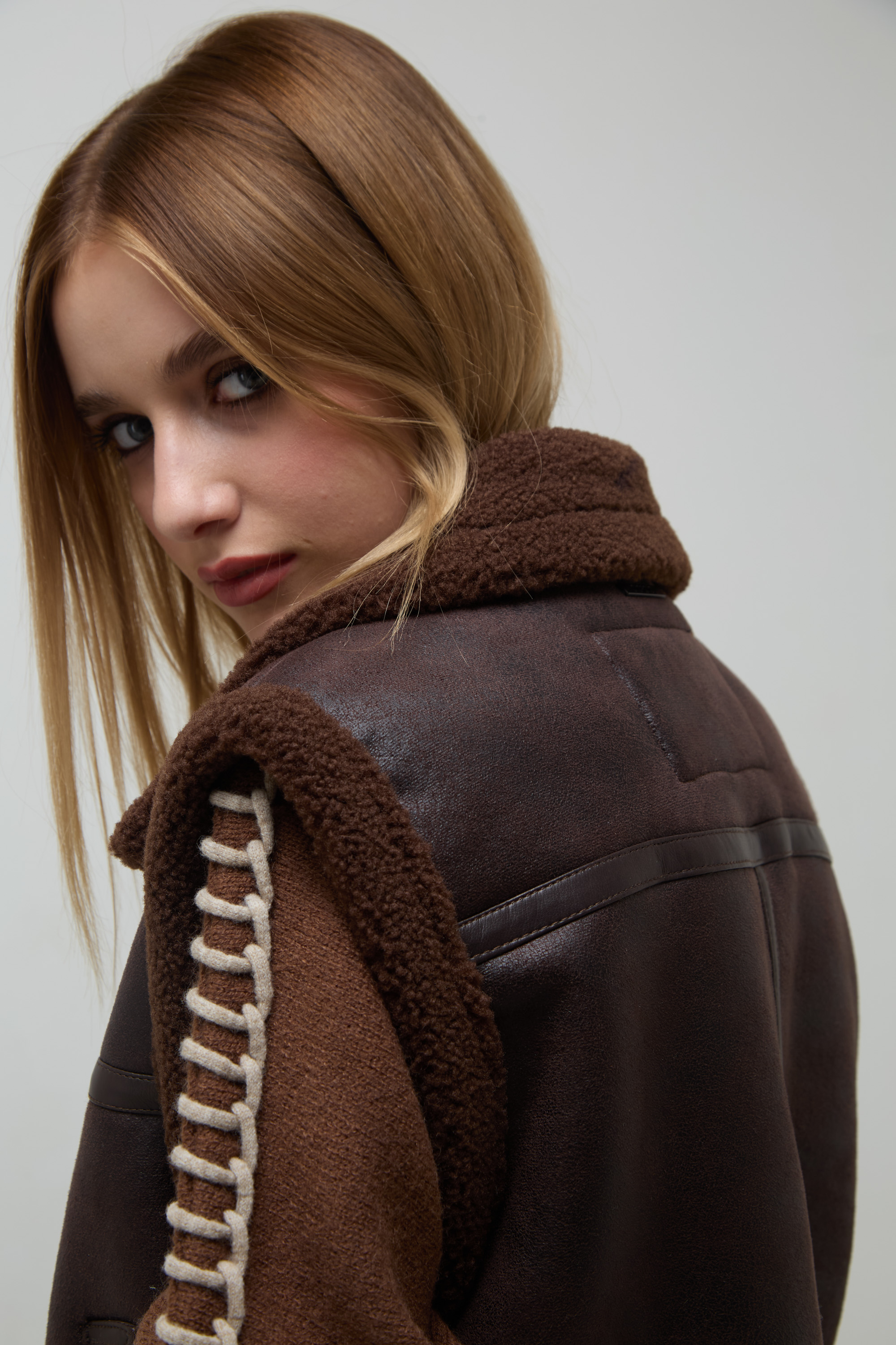 938-chaleco-gamulan-margot-choco-3.jpg