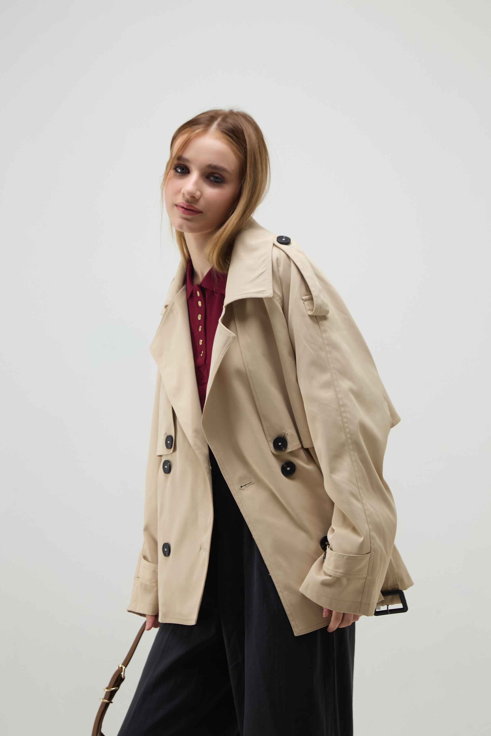 927-trench-corto-samanta-sand-2.jpg